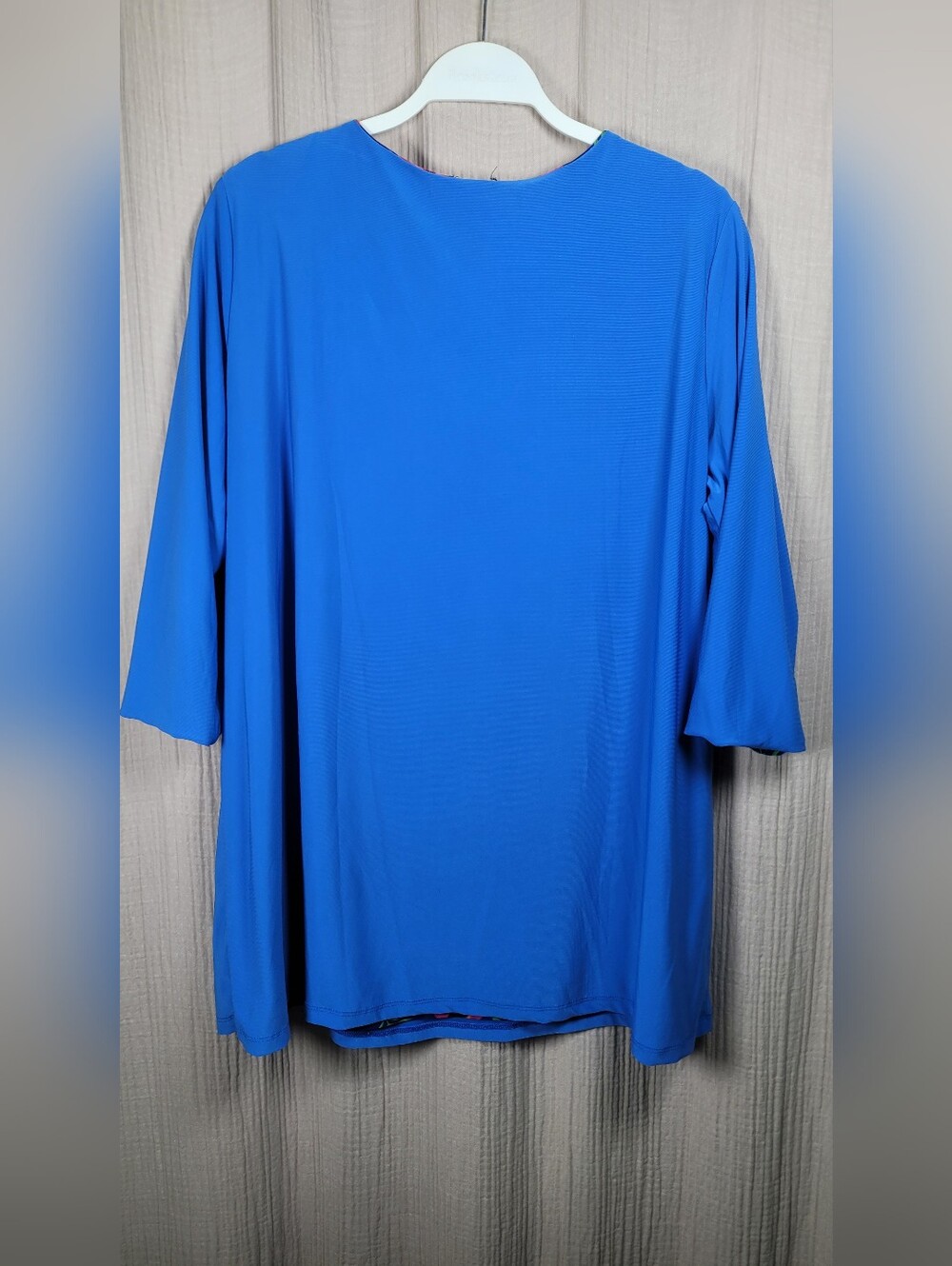 Attitudes By Renee Reversible Women’s V-Neck Tunic Top Blue Floral & Solid Blue - Picture 11 of 16